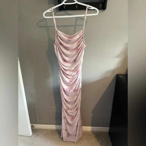 PINK ROSE PRINT MAXI DRESS - Picture 1 of 2